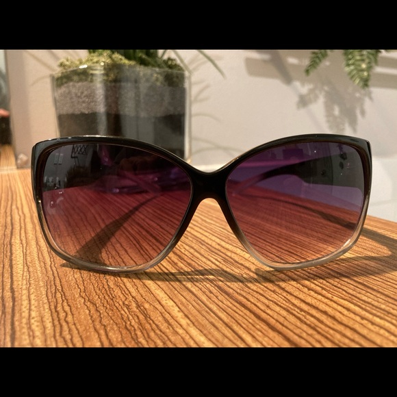 Kensie Accessories - EUC KENSIE Sunglasses